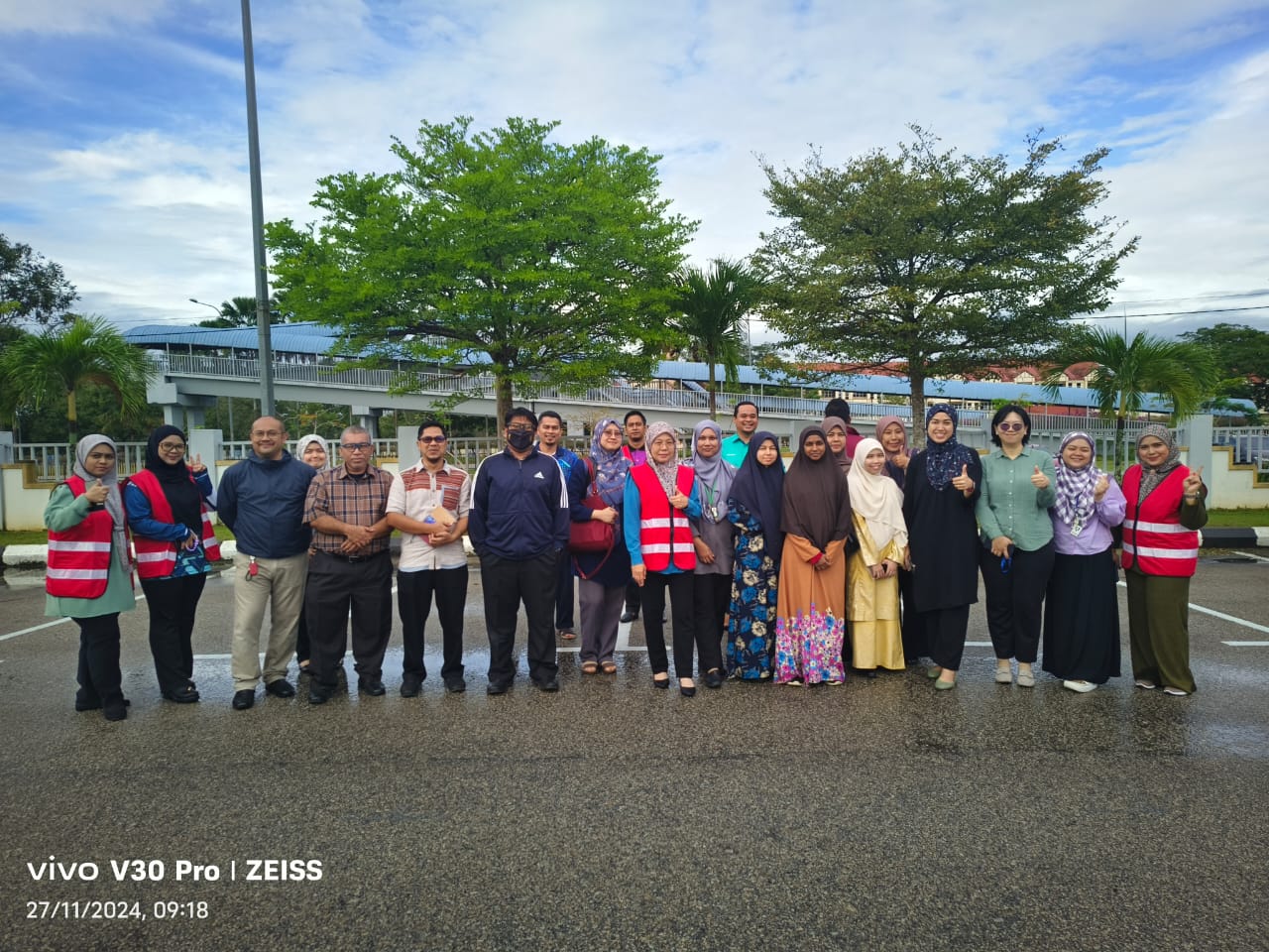 Sesi Fire Drill bersama pihak OSHMO, UMPSA Holdings dan Team ERT-1 Fakulti Teknologi Kejuruteraan Awam, UMPSA pada 27 November 2024 bertempat di Bangunan Canseleri, UMPSA Kampus Gambang. Terima kasih kepada semua yang terlibat!