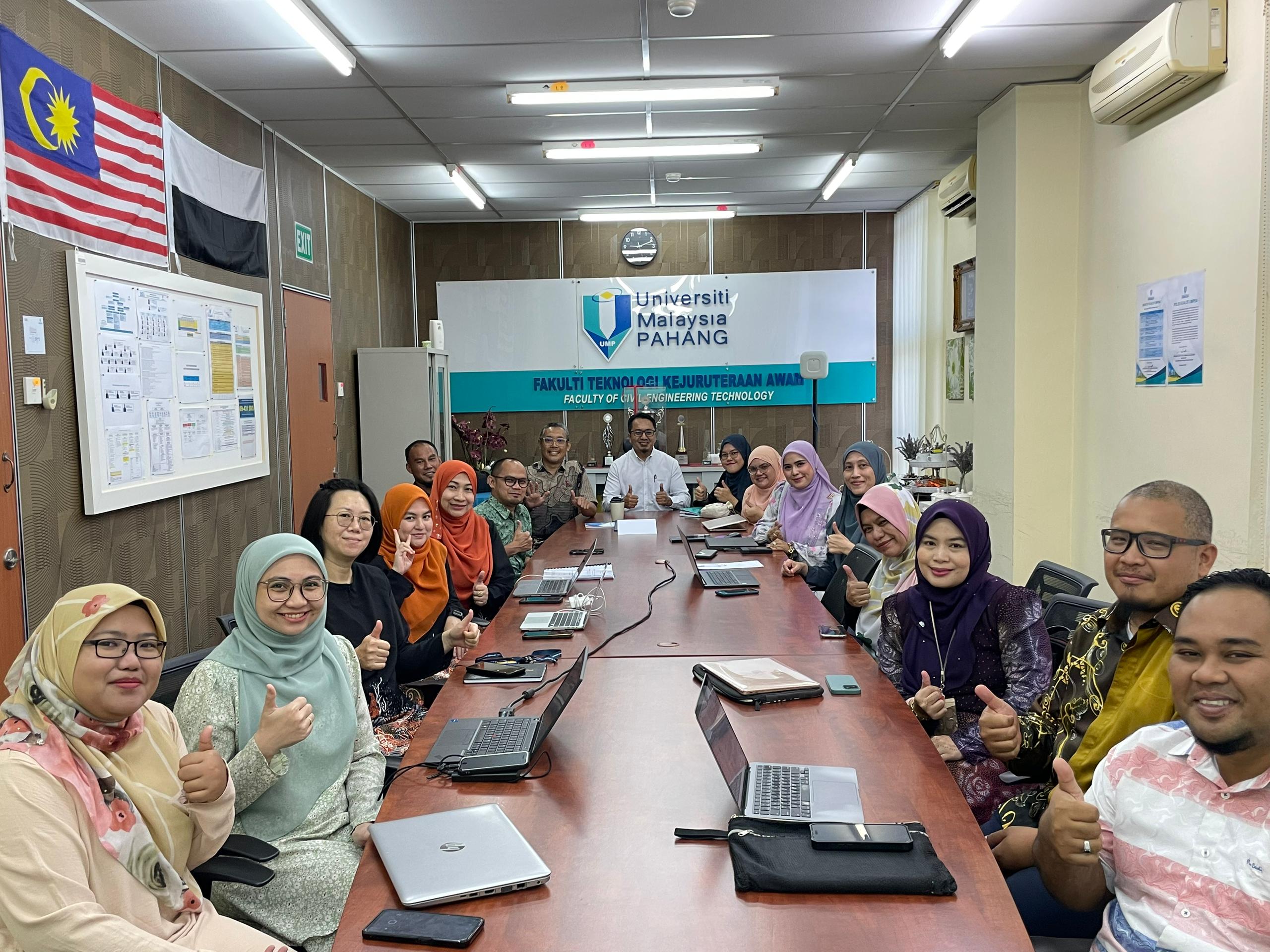 Sesi Audit Dalaman Akreditasi Sesi 3 (Mock Audit) oleh pihak Pusat Pengurusan Strategik &amp; Kualiti, UMPSA bagi Program Sarjana Muda Teknologi Kejuruteraan Awam (Bangunan), Fakulti Teknologi Kejuruteraan Awam pada 15 Mei 2025