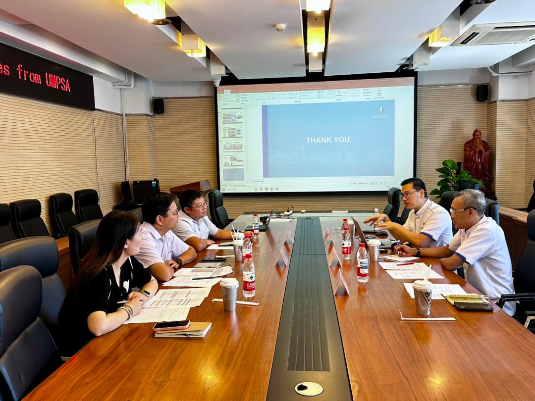 Lawatan Akademik Ts. Dr. Zahrizan Zakaria, Timbalan Dekan (Akademik &amp; Antarabangsa) dan Dr. Lim Kar Sing, Penyelaras BJTU FTKA, UMPSA ke School of Engineering, Beijing Jiaotong University (BJTU), China pada 4 hingga 8 September 2025