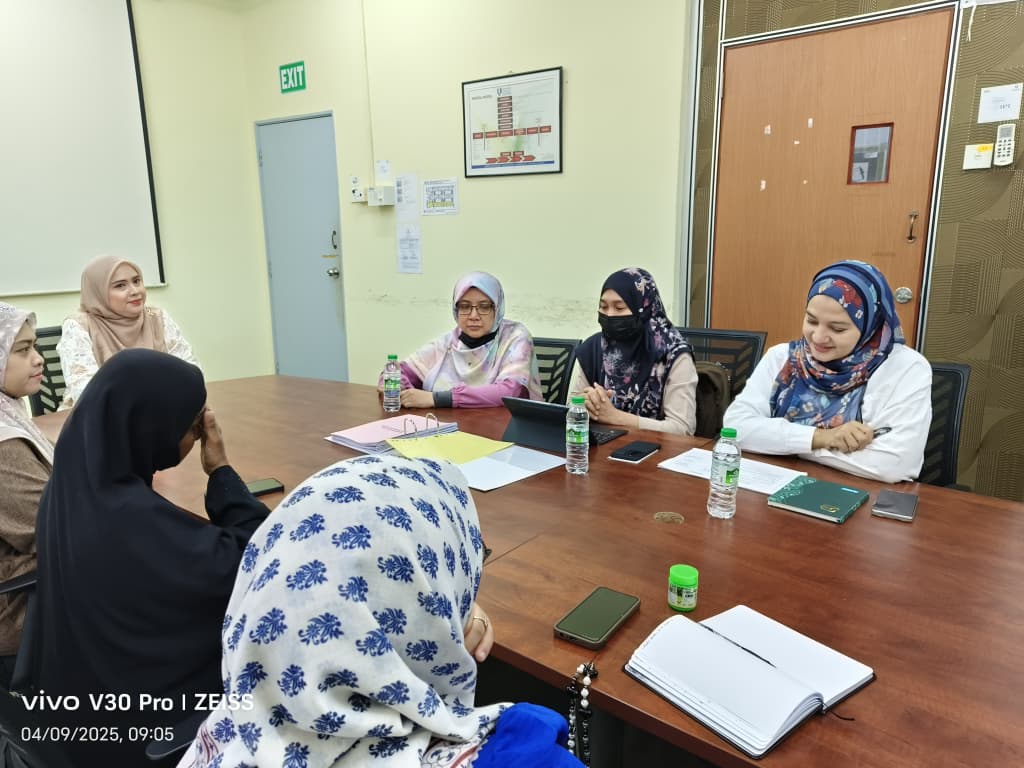 Sesi Audit Dalaman Ekosistem Kondusif Sektor Awam (EKSA) Tahun 2025 Fakulti Teknologi Kejuruteraan Awam pada 4 September 2025 bertempat di Zon Bangunan Canseleri, UMPSA Kampus Gambang. Syabas diucapkan kepada team pentadbiran dan JK Audit EKSA FTKA!