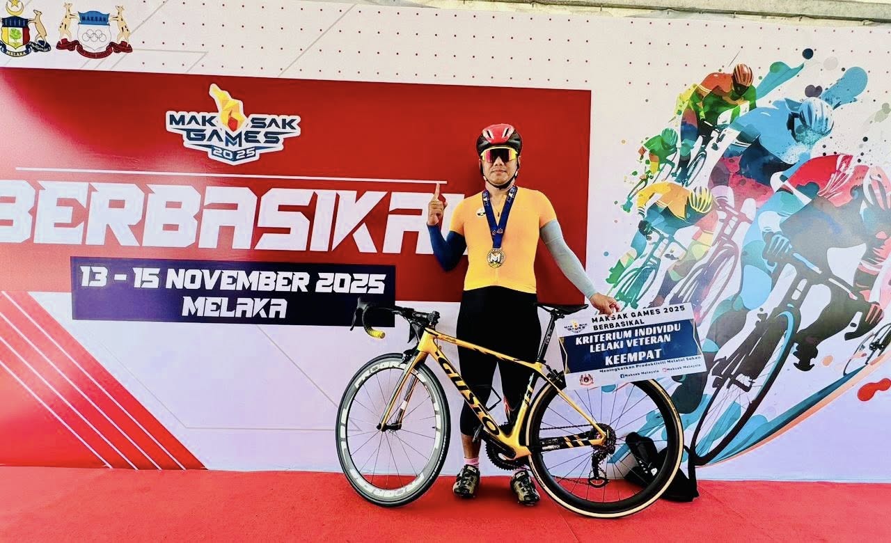 Warga Fakulti Teknologi Kejuruteraan Awam, UMPSA mengucapkan tahniah dan syabas kepada PM Dr. Mohd Fakhrurrazi Ishak di atas pencapaian cemerlang beliau di Kejohanan Berbasikal MAKSAK Kebangsaan 2025 yang berlangsung di Melaka pada 13 - 15 November 2025