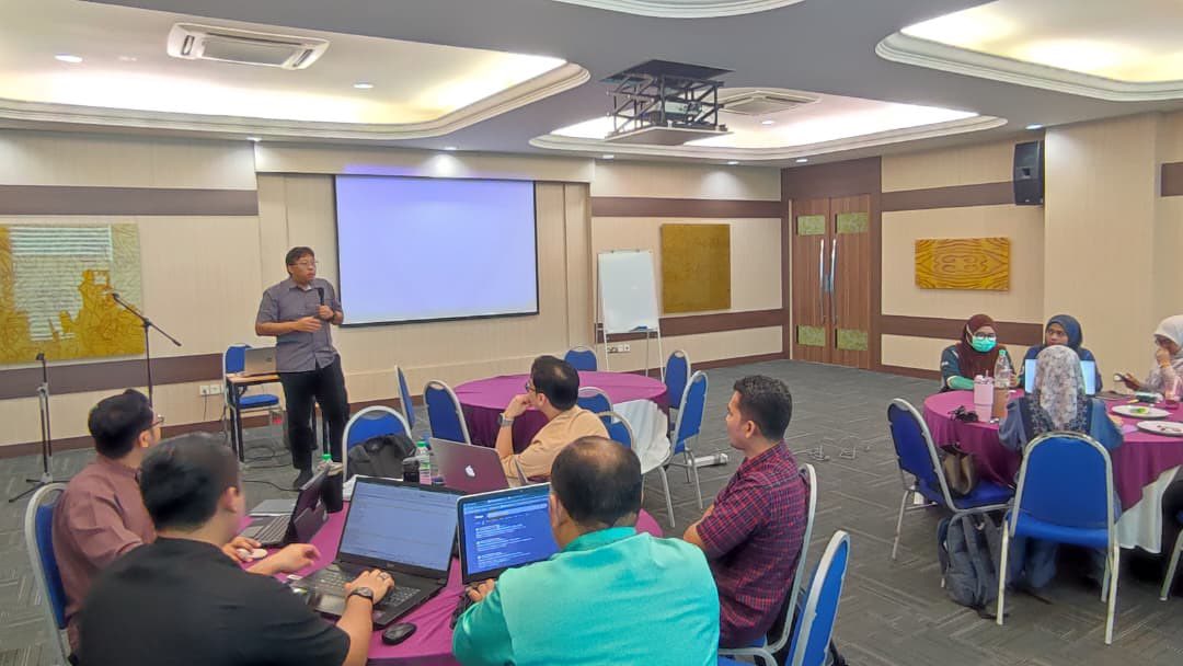 Pra-Mesyuarat dan Pra-Bengkel Semakan Bidang Kepakaran Akademik &amp; Penyelidikan Fakulti Teknologi Kejuruteraan Awam, UMPSA yang telah diadakan pada 14 November 2025 bertempat di Dewan Bankuet Canseleri, UMPSA Gambang 