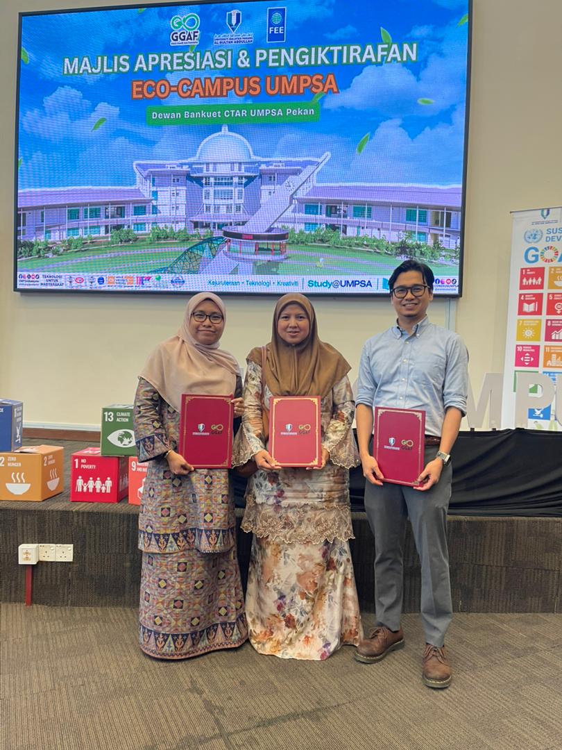 Tahniah diucapkan kepada semua pensyarah FTKA, UMPSA iaitu Dr. Noor Intan Shafinas Muhammad, Ts. Dr. Roziah Zailan, Ir. Dr. Khairul Anuar Shahid dan Dr. Norhaliza Wahab yang menerima periktirafan sijil ESG Professional pada 17 Disember 2025 