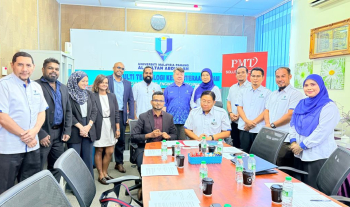 Sesi Menandatangani Letter of Intent (LoI) di antara Fakulti Teknologi Kejuruteraan Awam dan PMT Solutions Consult Sdn. Bhd. bagi Penganjuran Kursus Pendek yang bertajuk 