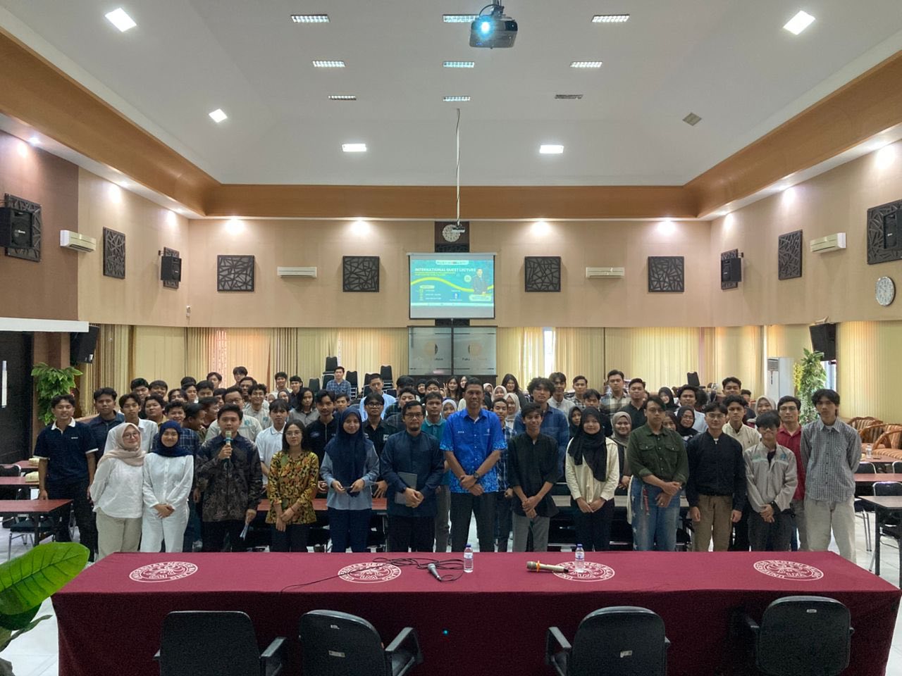 FTKA UMPSA terus melakar kejayaan di persada global PM Dr. Ramadhansyah Putra Jaya telah dipilih dan dijemput bagi menjayakan program World Class University Universiti Negeri Malang (WCU-UM) dan Mobiliti Staf di Indonesia pada 10 - 13 Mei 2026