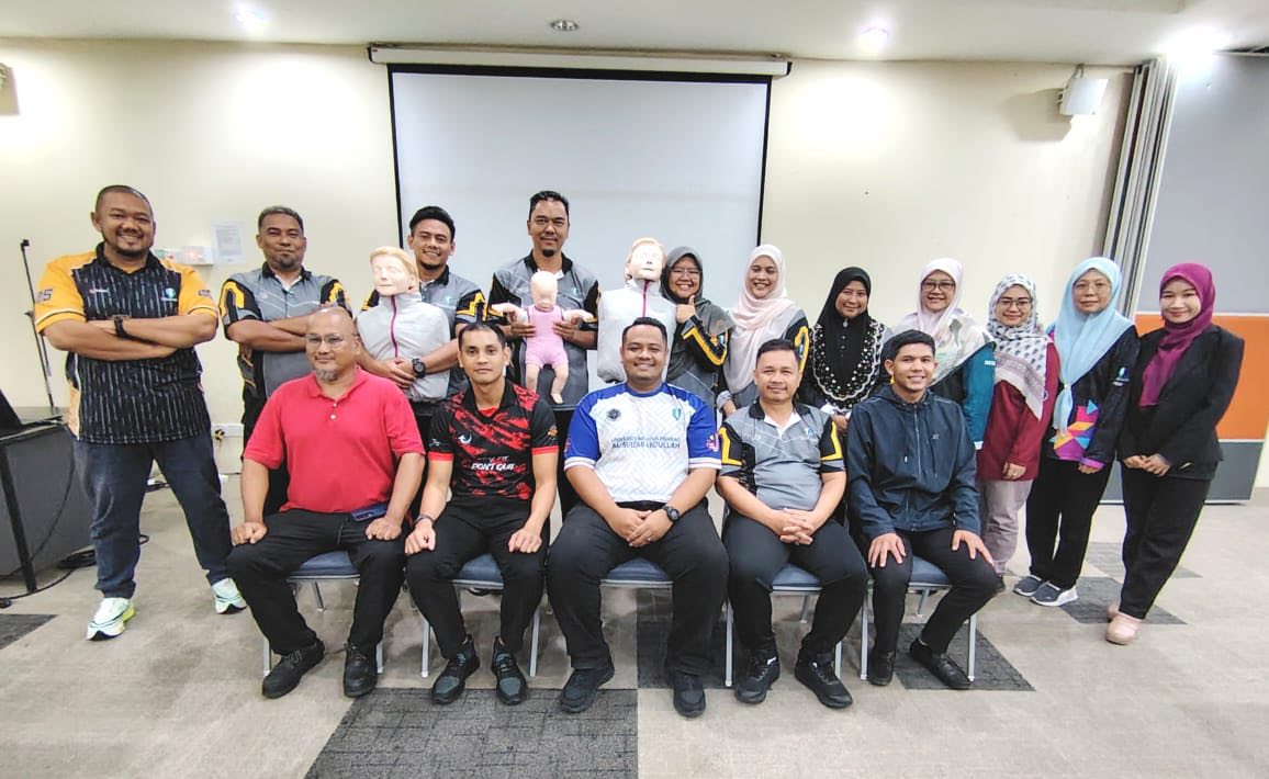 Kursus Kompetensi First Aider (Refresher) yang melibatkan staf akademik dan teknikal fakulti dengan kerjasama Pusat Kesihatan UMPSA dan JK Keselamatan &amp; Kesihatan Pekerjaan (KKP) FTKA pada 18-19 Mei 2026 bertempat di Dewan Tun Teja, UMPSA Gambang