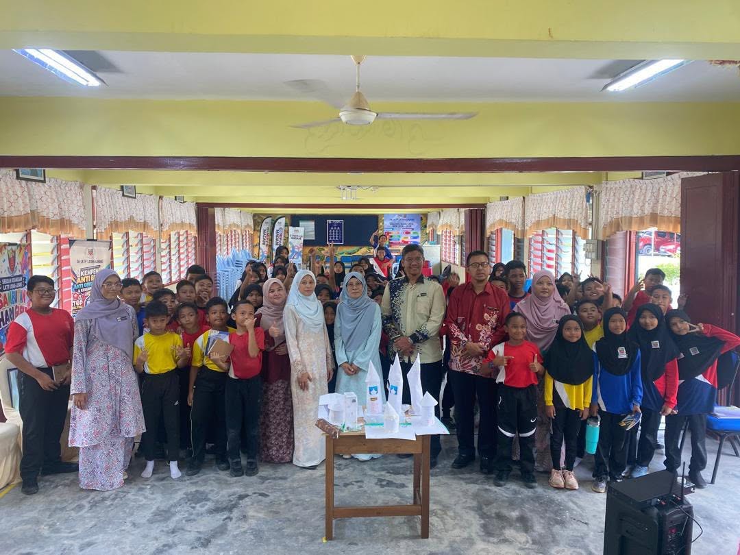 Program Lestari untuk Masa Depan Hijau oleh PM Ts. Dr. Nurul Nadrah Aqilah Tukimat &amp; Ts. Dr. Nur Farhayu Ariffin pada 21 Mei 2026 bertempat di SK LKTP Layang-Layang, Segamat, Johor bertujuan untuk memupuk minat terhadap kesedaran alam sekitar 