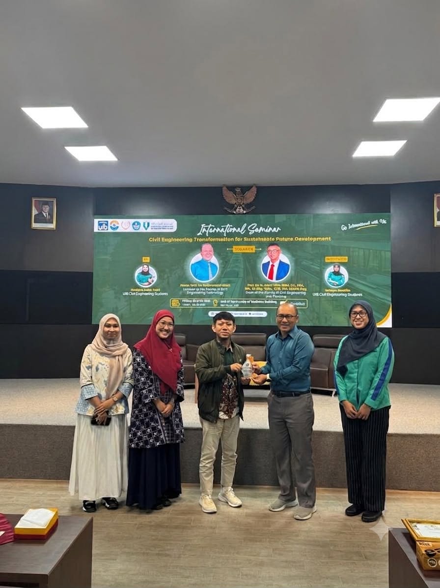We are pleased to announce the successful completion of the International Seminar: Civil Engineering Transformation for Sustainable Future Development by Assoc. Prof. Dr. Fakhrurrazi Ishak, held on 5 June 2026 at Universitas Internasional Batam (UIB)
