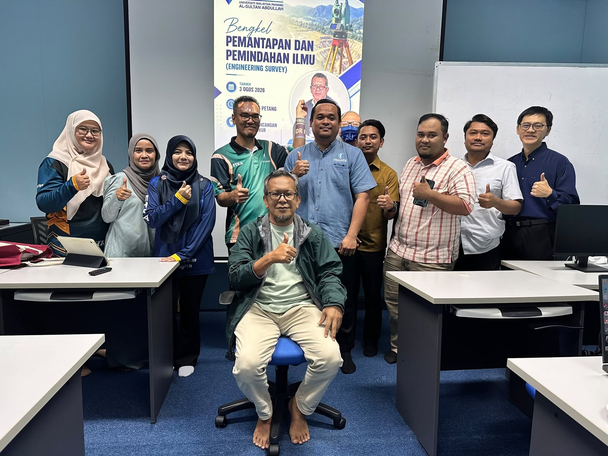 Bengkel Pemantapan &amp; Pemindahan Ilmu (Engineering Survey) bertempat di Bilik Perbincangan, Makmal Ukur, FTKA, UMPSA. Bengkel telah disampaikan oleh Dr. Mohamad Idris Ali untuk meningkatkan kemahiran teknikal staf dalam dalam bidang ukur kejuruteraan