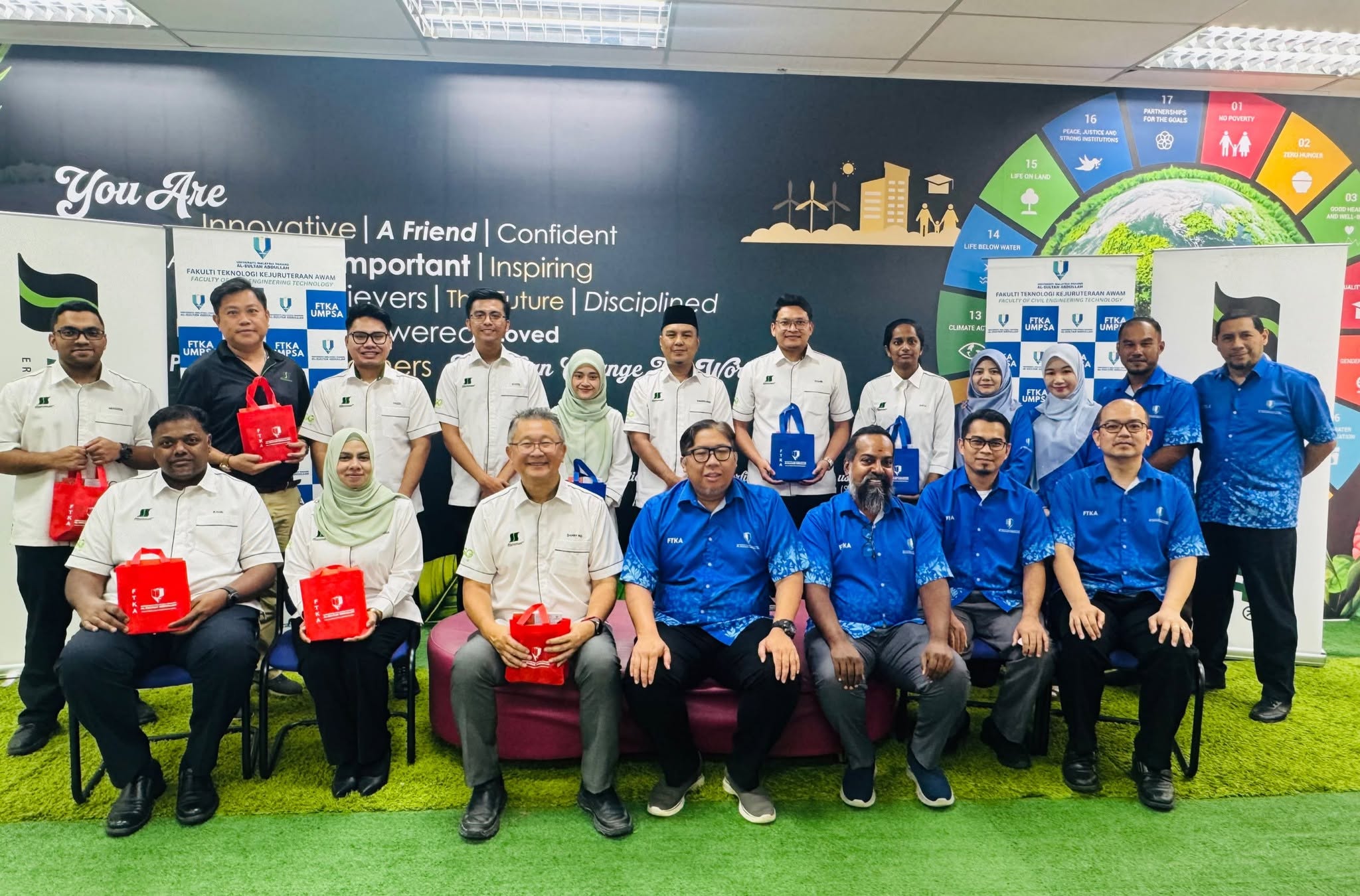 The Faculty of Civil Engineering Technology, UMPSA held a high-level strategic meeting on 20 August 2026 with leading geosynthetic and erosion control solutions provider, Fibromat (M) Berhad at UMPSA Campus Gambang Library Meeting Room