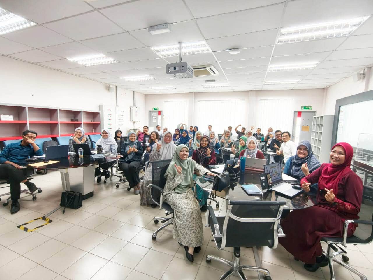 Pusat Inovasi &amp; Daya Saing Akademik, UMPSA telah telah menganjurkan Kursus Asas Pengajaran dan Pembelajaran TVET (Sesi Kedua) kepada para pensyarah FTKA pada 8 - 9 September &amp; 17 September 2026 bertempat di Makmal ETIM, UMPSA Kampus Paya Besar